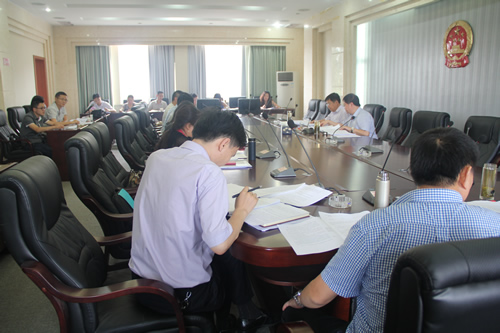 政府領(lǐng)導、企業(yè)代表參加了崇禮新城投資合作協(xié)議討論會(huì )(圖2)